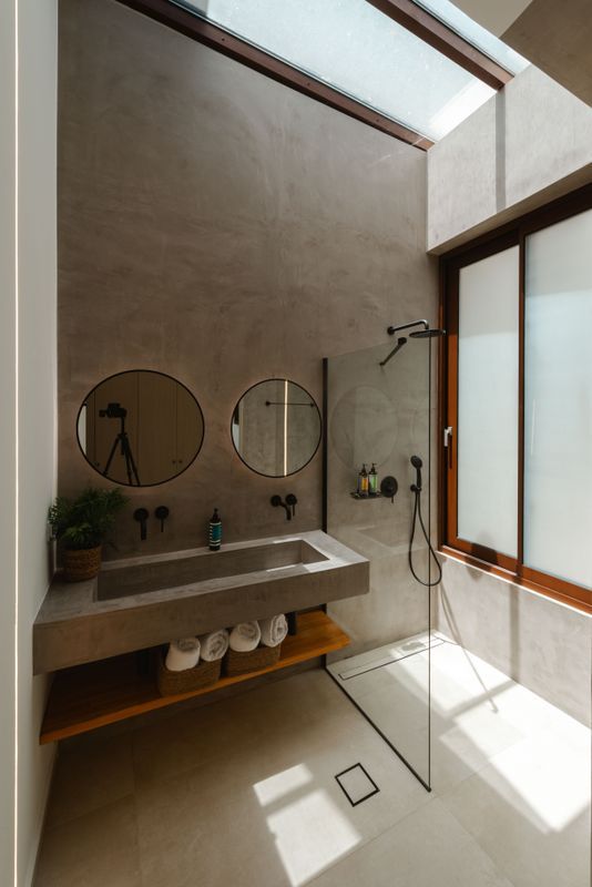 Modern bathroom with premium fixtures at Villa Mulberry