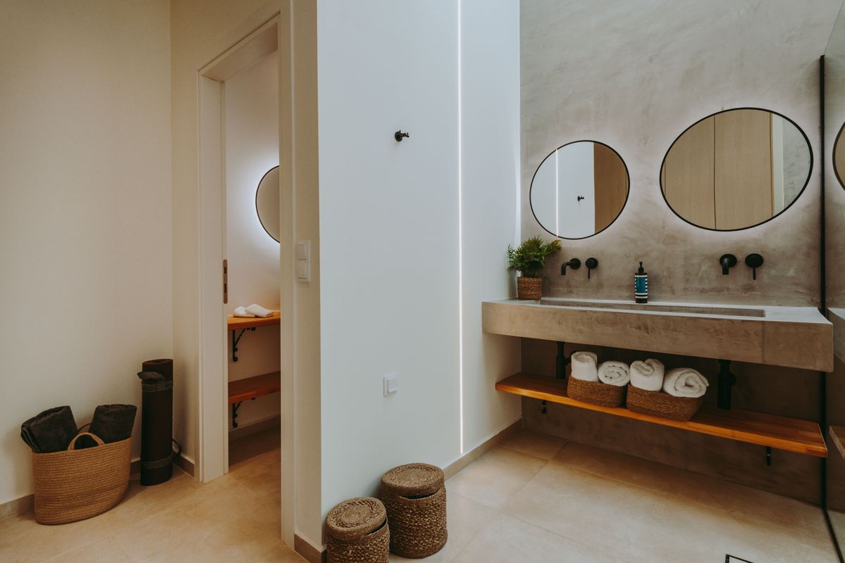 Villa Mulberry lounge with Smart TV and entertainment system